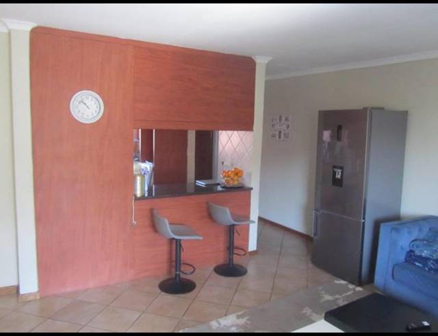 2 BEDROOM APARTMENT FOR SALE IN VAN DYK PARK